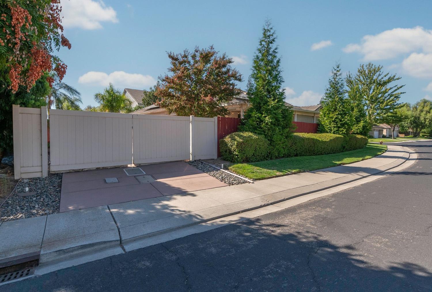 190 Kentucky Ct, Manteca, CA 95337