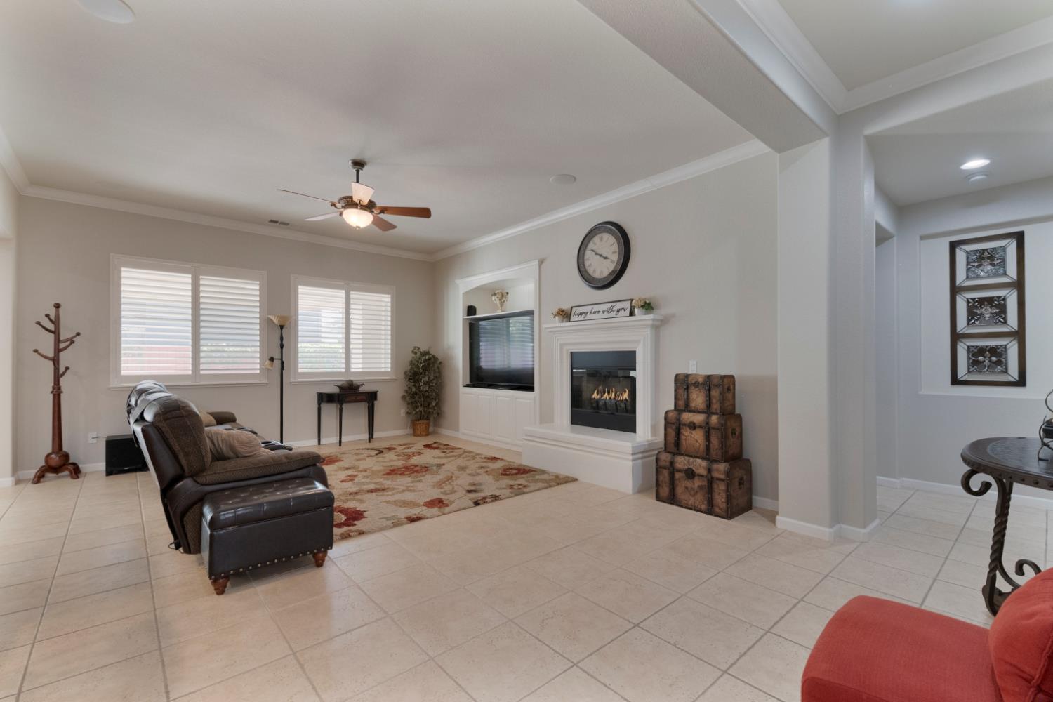 190 Kentucky Ct, Manteca, CA 95337