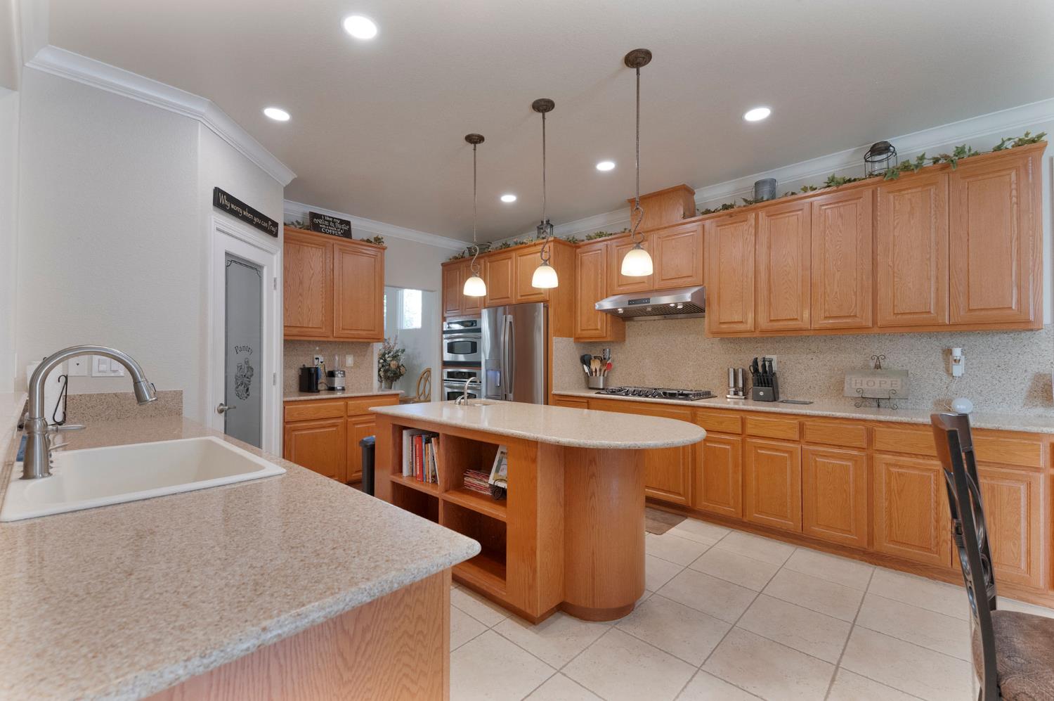 190 Kentucky Ct, Manteca, CA 95337