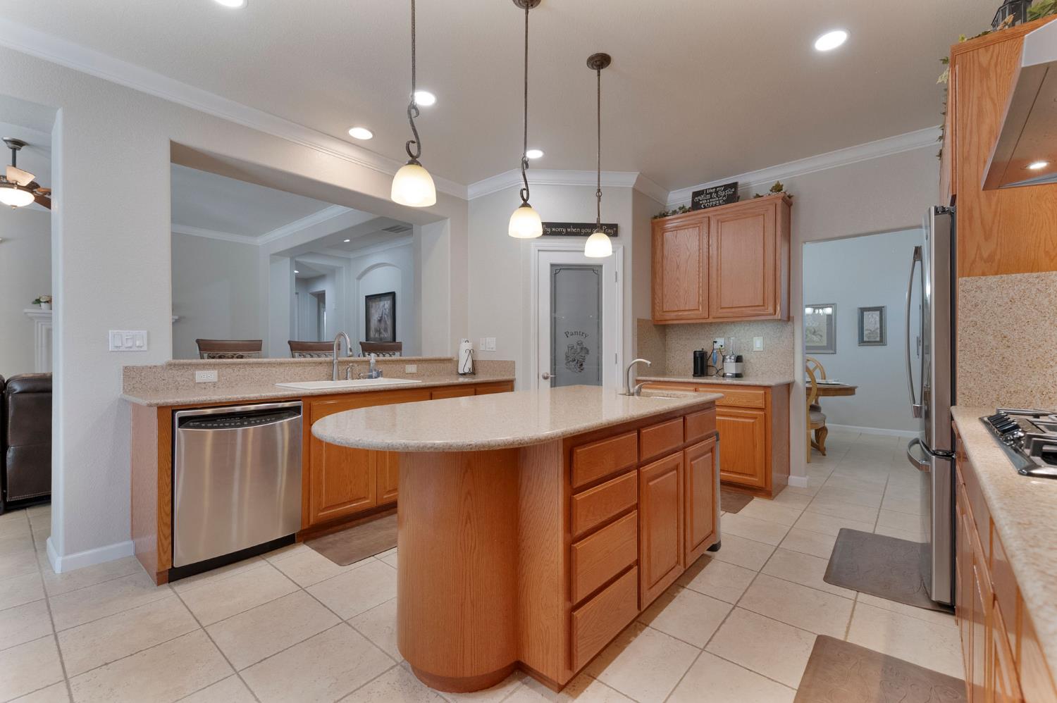 190 Kentucky Ct, Manteca, CA 95337
