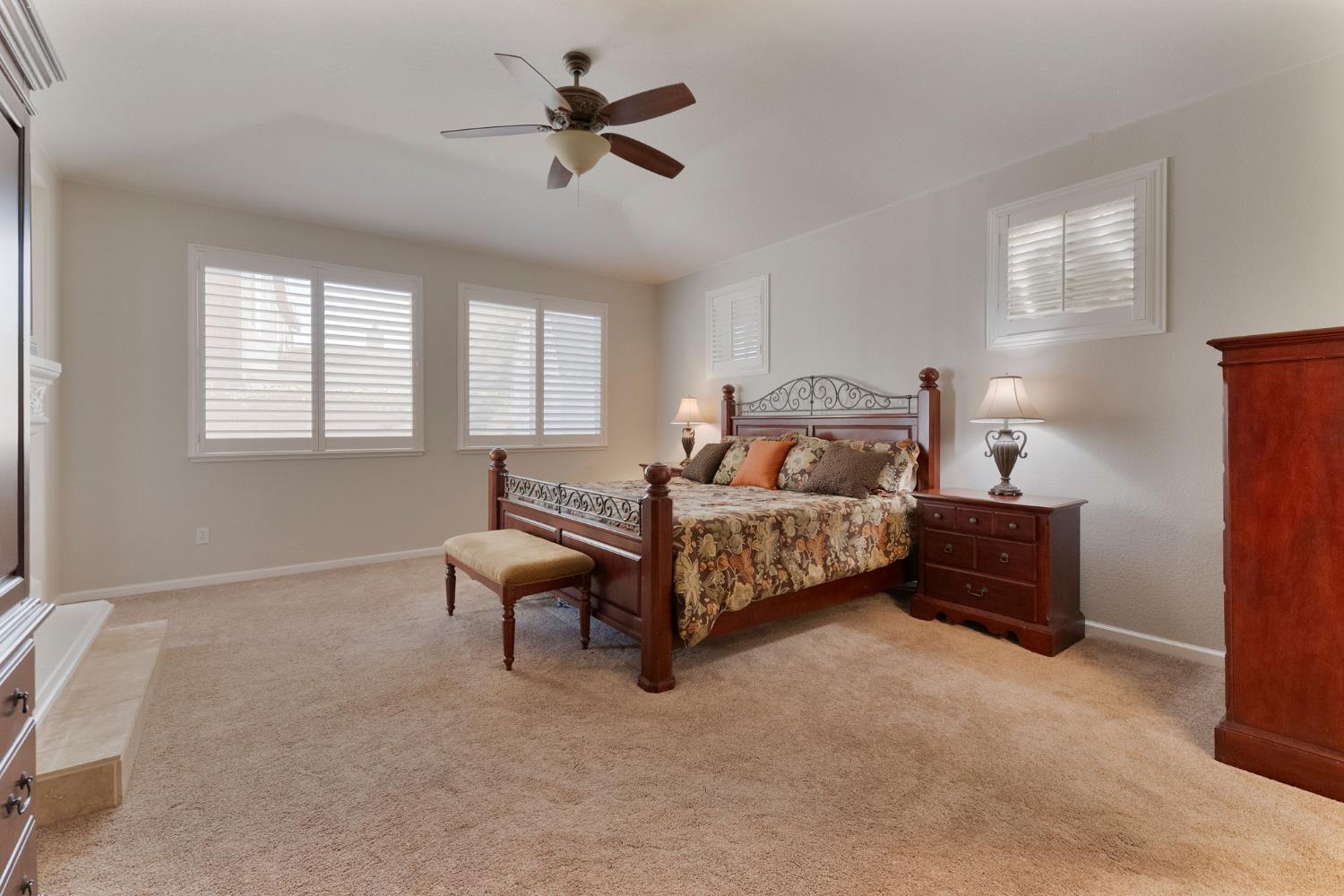 190 Kentucky Ct, Manteca, CA 95337