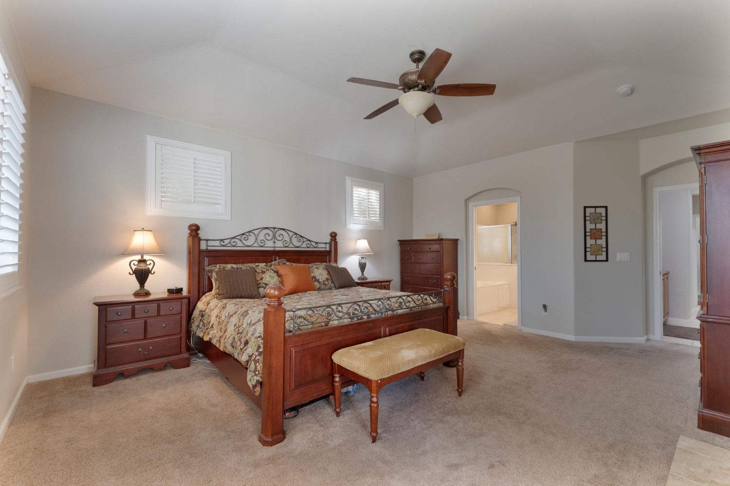 190 Kentucky Ct, Manteca, CA 95337