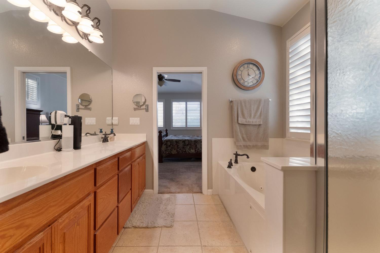 190 Kentucky Ct, Manteca, CA 95337