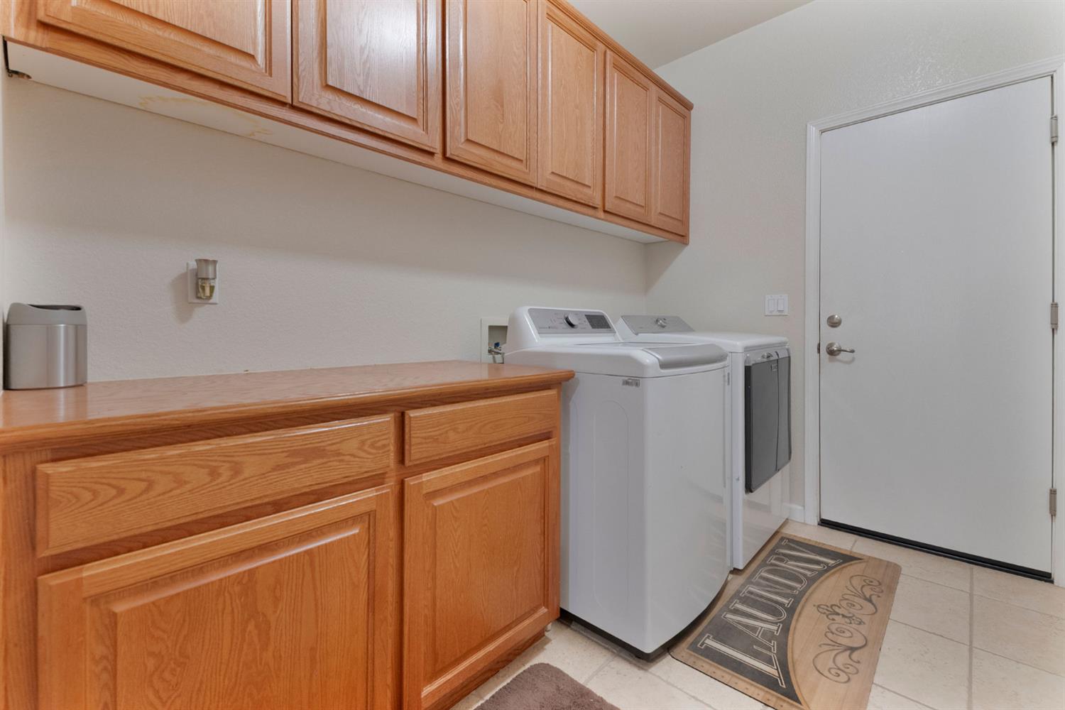 190 Kentucky Ct, Manteca, CA 95337