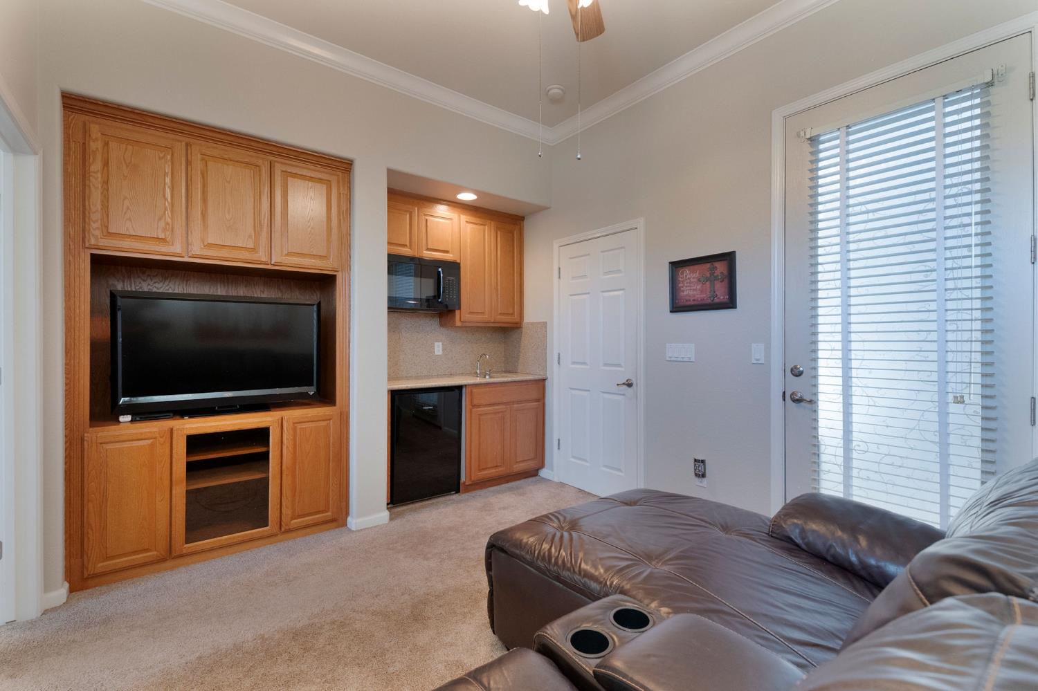 190 Kentucky Ct, Manteca, CA 95337
