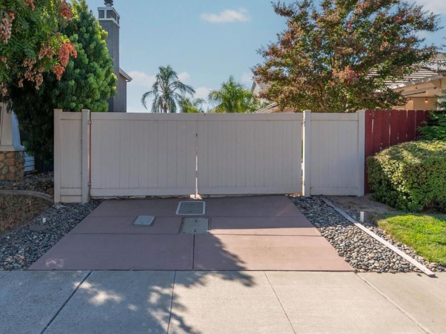 190 Kentucky Ct, Manteca, CA 95337