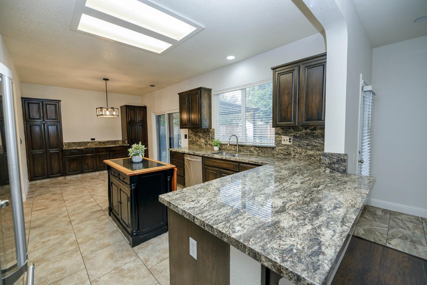 2217 Lionudakis Ct, Modesto, CA 95355