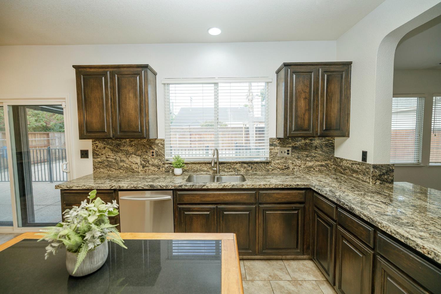 2217 Lionudakis Ct, Modesto, CA 95355