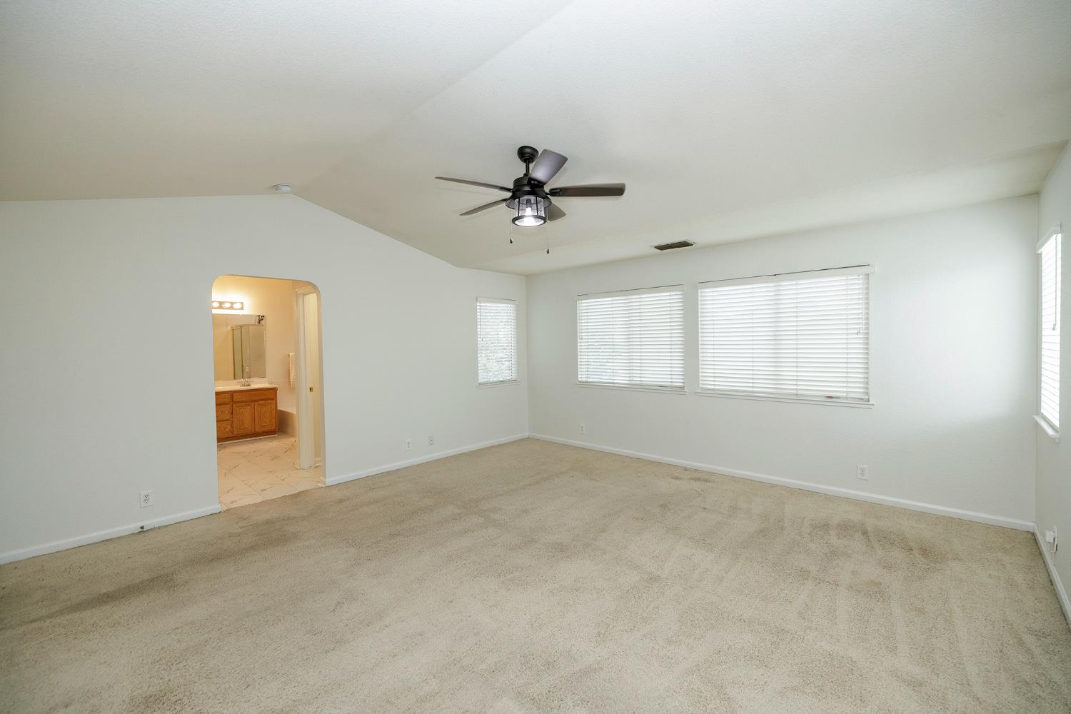 2217 Lionudakis Ct, Modesto, CA 95355