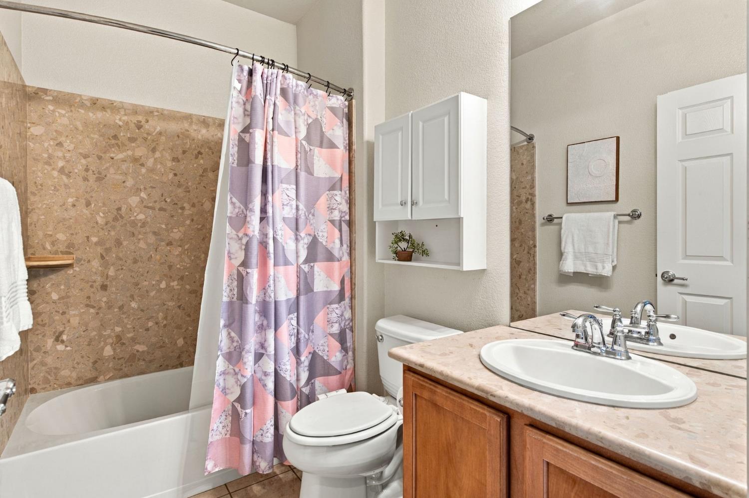 1587 Maple Valley St, Manteca, CA 95336