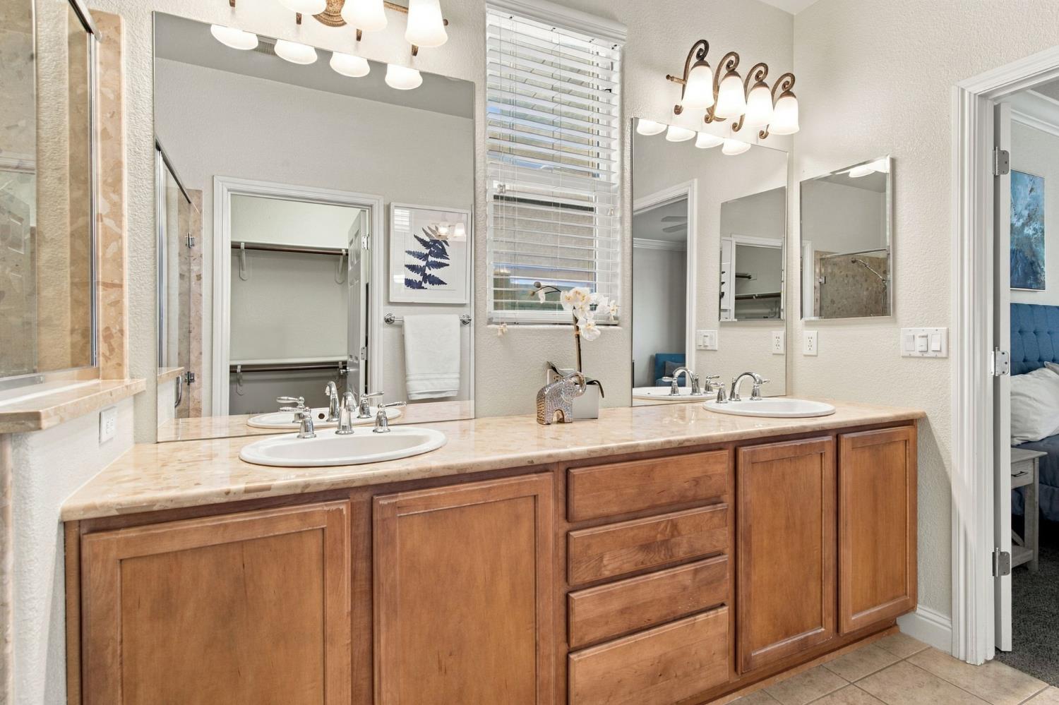 1587 Maple Valley St, Manteca, CA 95336