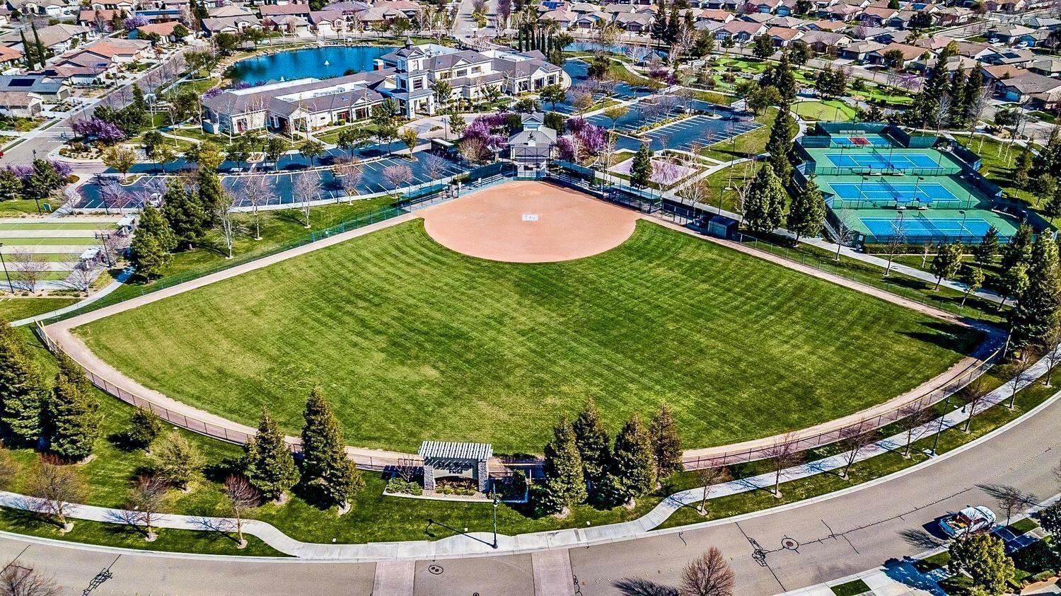 1587 Maple Valley St, Manteca, CA 95336