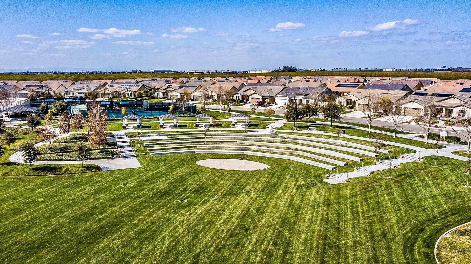 1587 Maple Valley St, Manteca, CA 95336