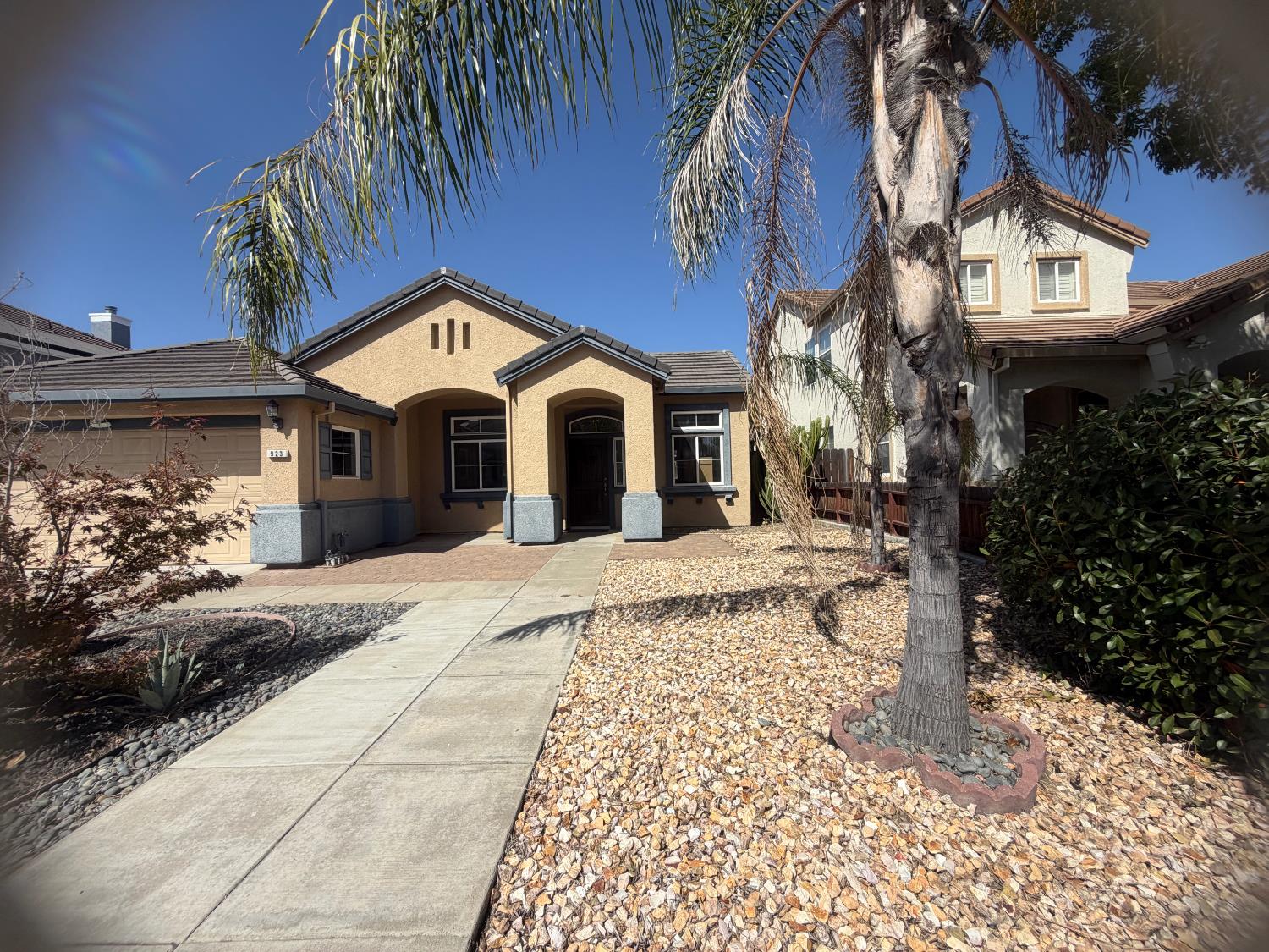 923 Shortland Cir, Manteca, CA 95337
