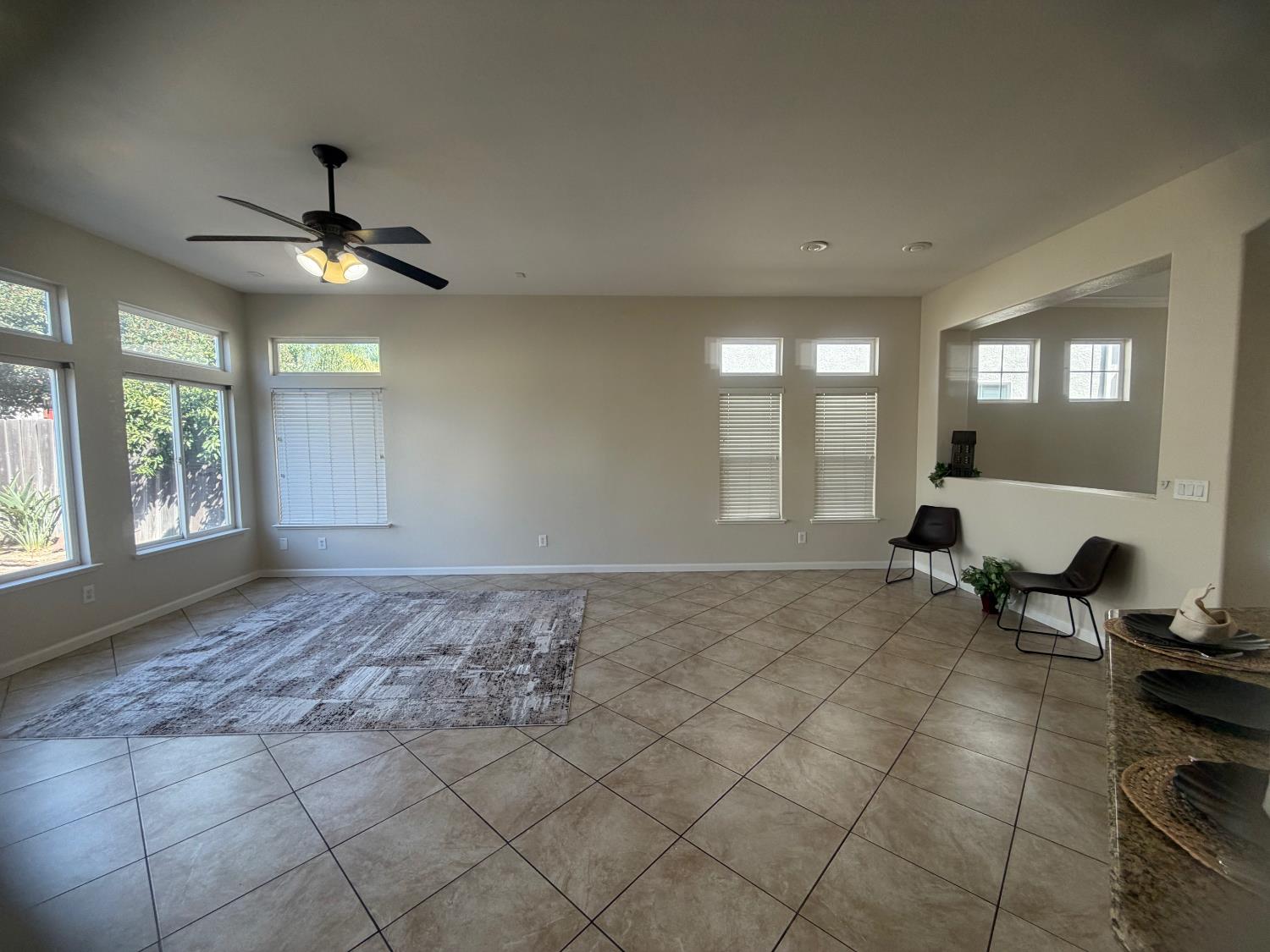 923 Shortland Cir, Manteca, CA 95337