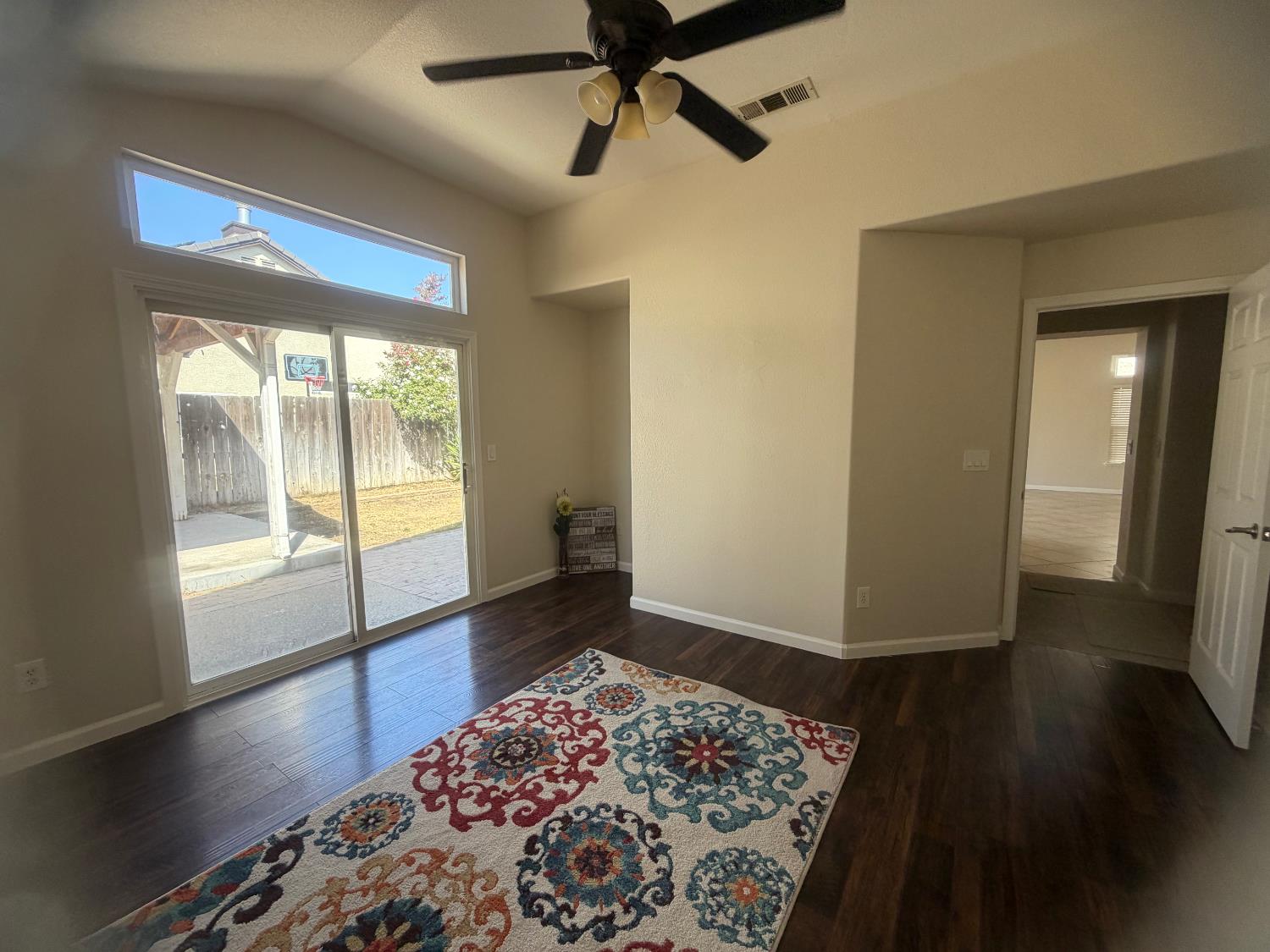 923 Shortland Cir, Manteca, CA 95337