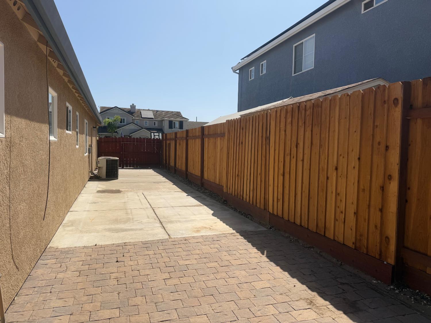 923 Shortland Cir, Manteca, CA 95337