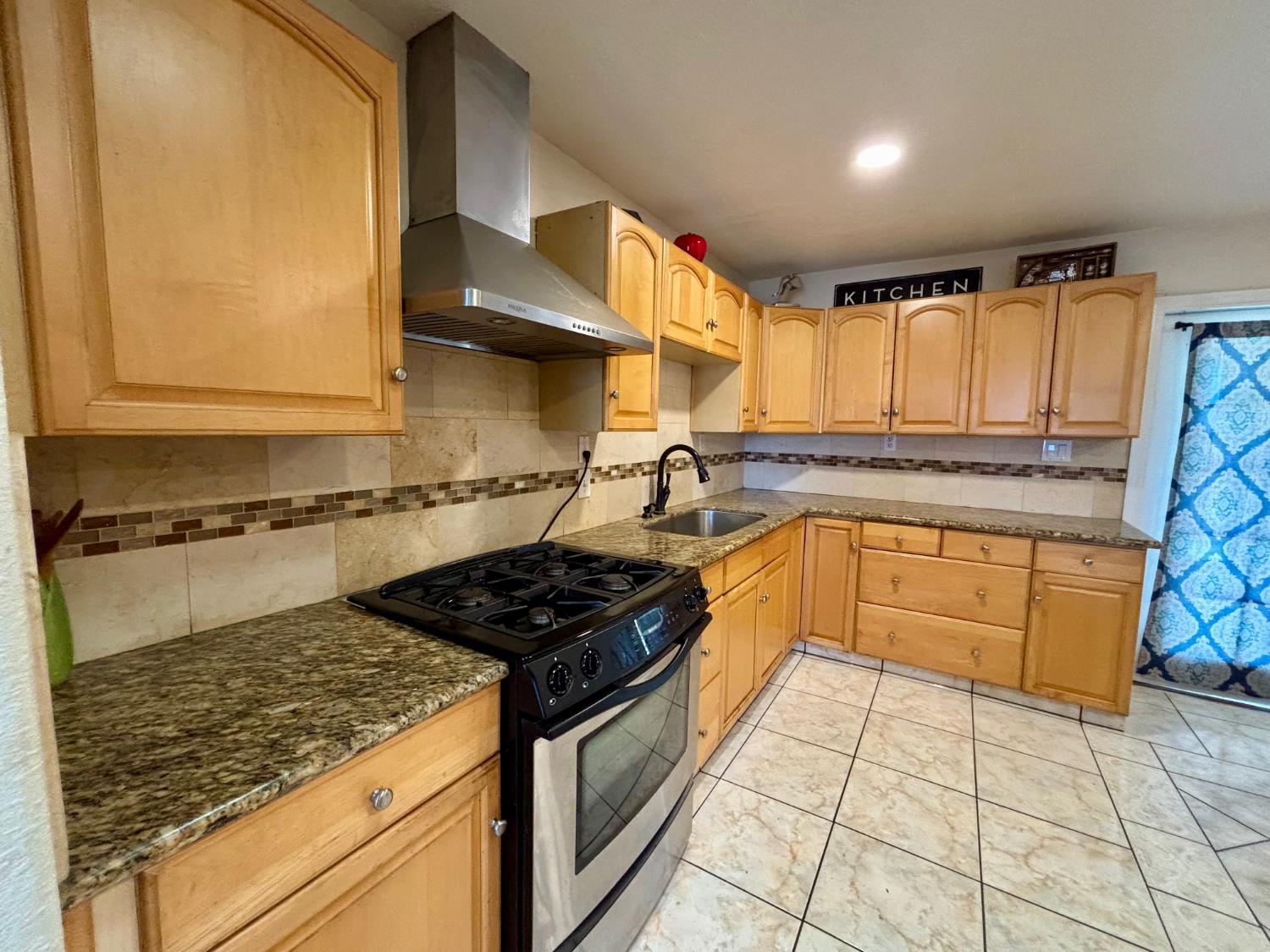 1903 Belcher Ave, Merced, CA 95348