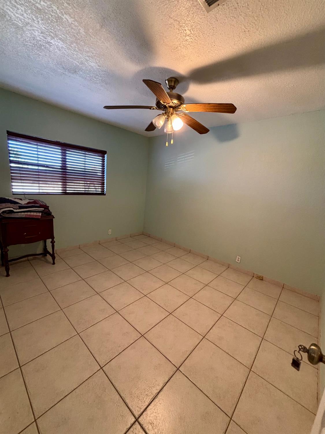 1903 Belcher Ave, Merced, CA 95348