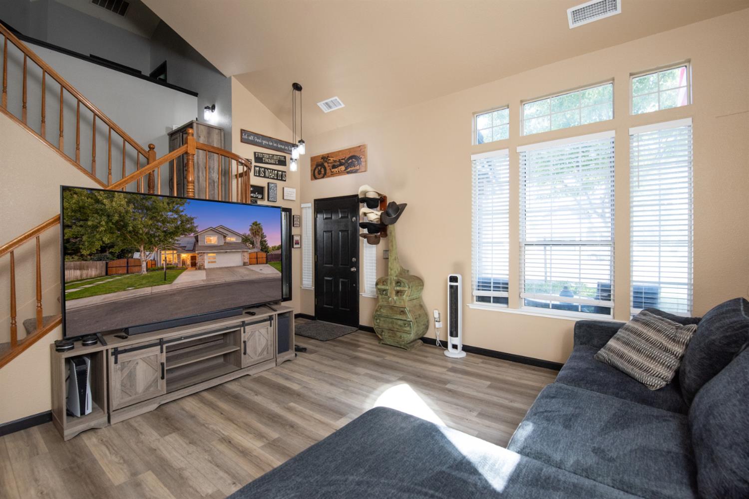 6025 Willow Creek Ct, Riverbank, CA 95367