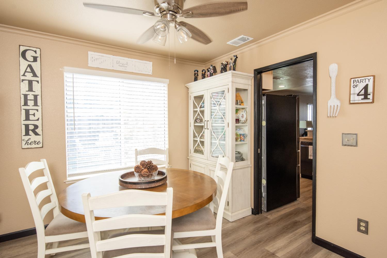 6025 Willow Creek Ct, Riverbank, CA 95367