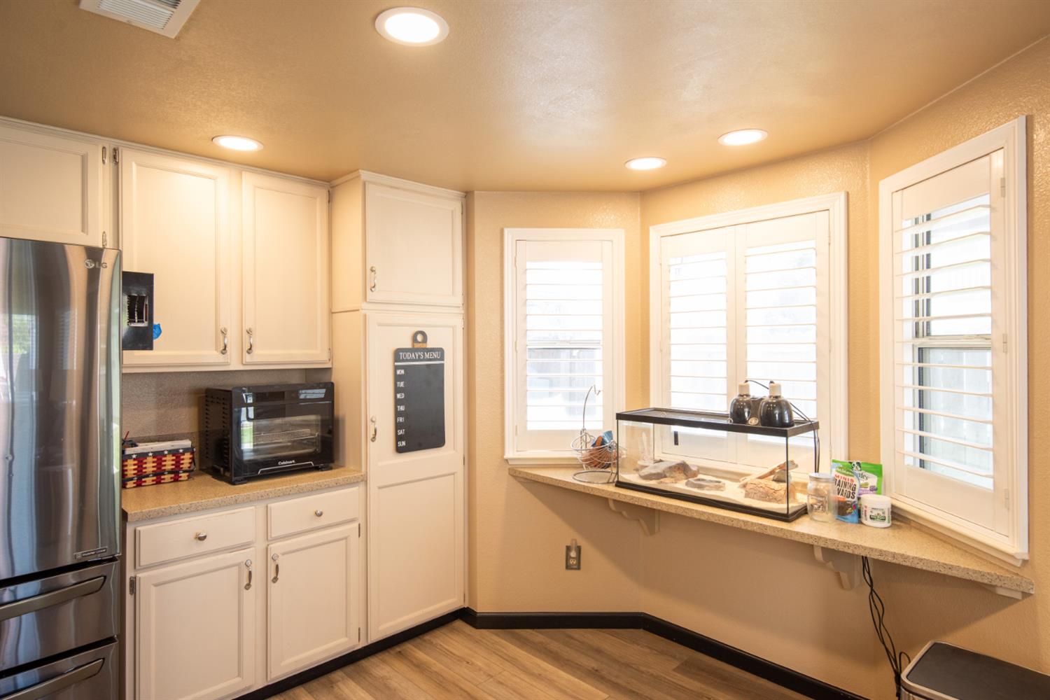 6025 Willow Creek Ct, Riverbank, CA 95367