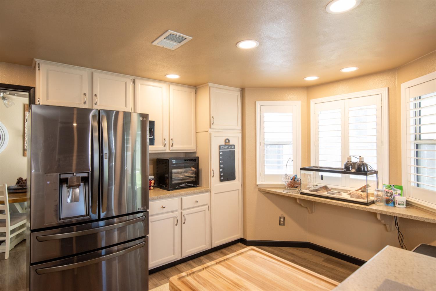 6025 Willow Creek Ct, Riverbank, CA 95367