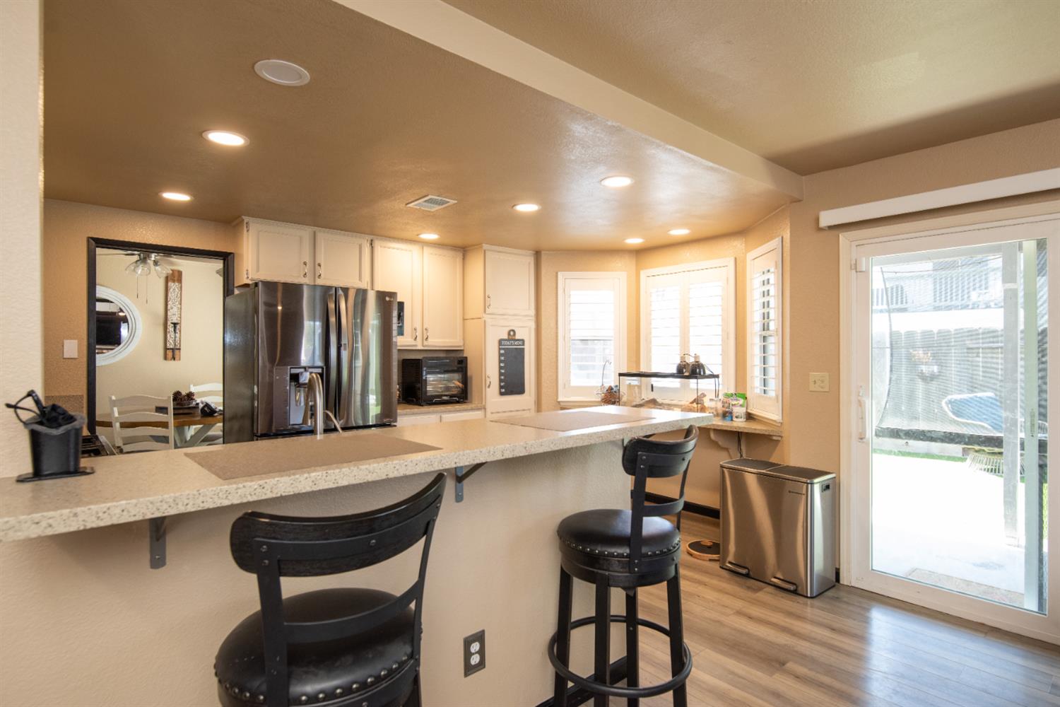 6025 Willow Creek Ct, Riverbank, CA 95367