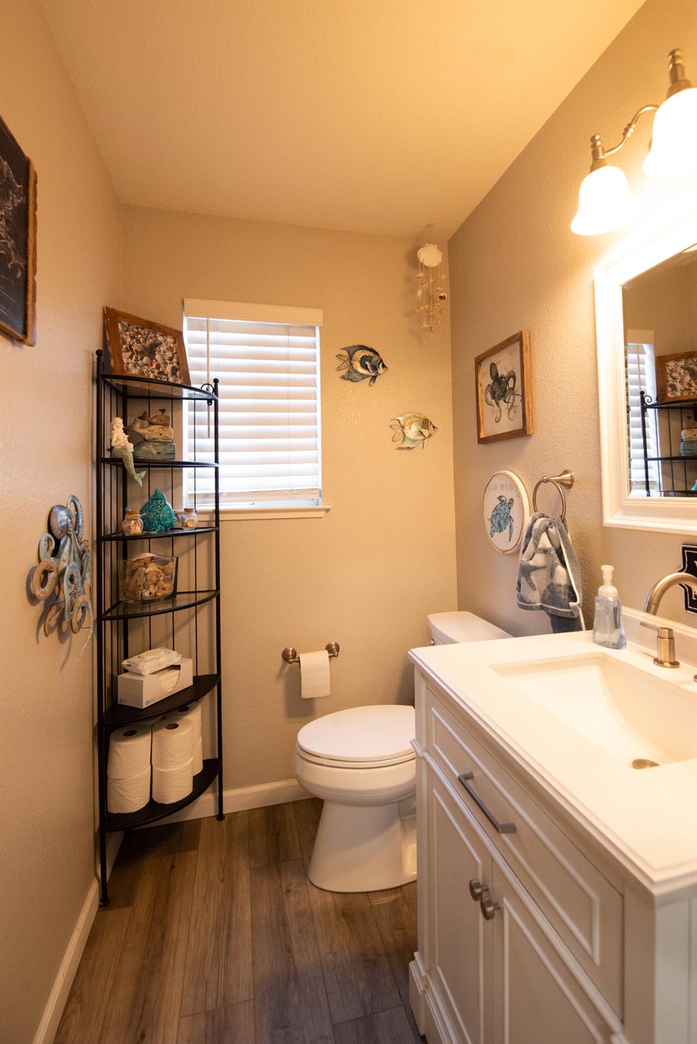 6025 Willow Creek Ct, Riverbank, CA 95367