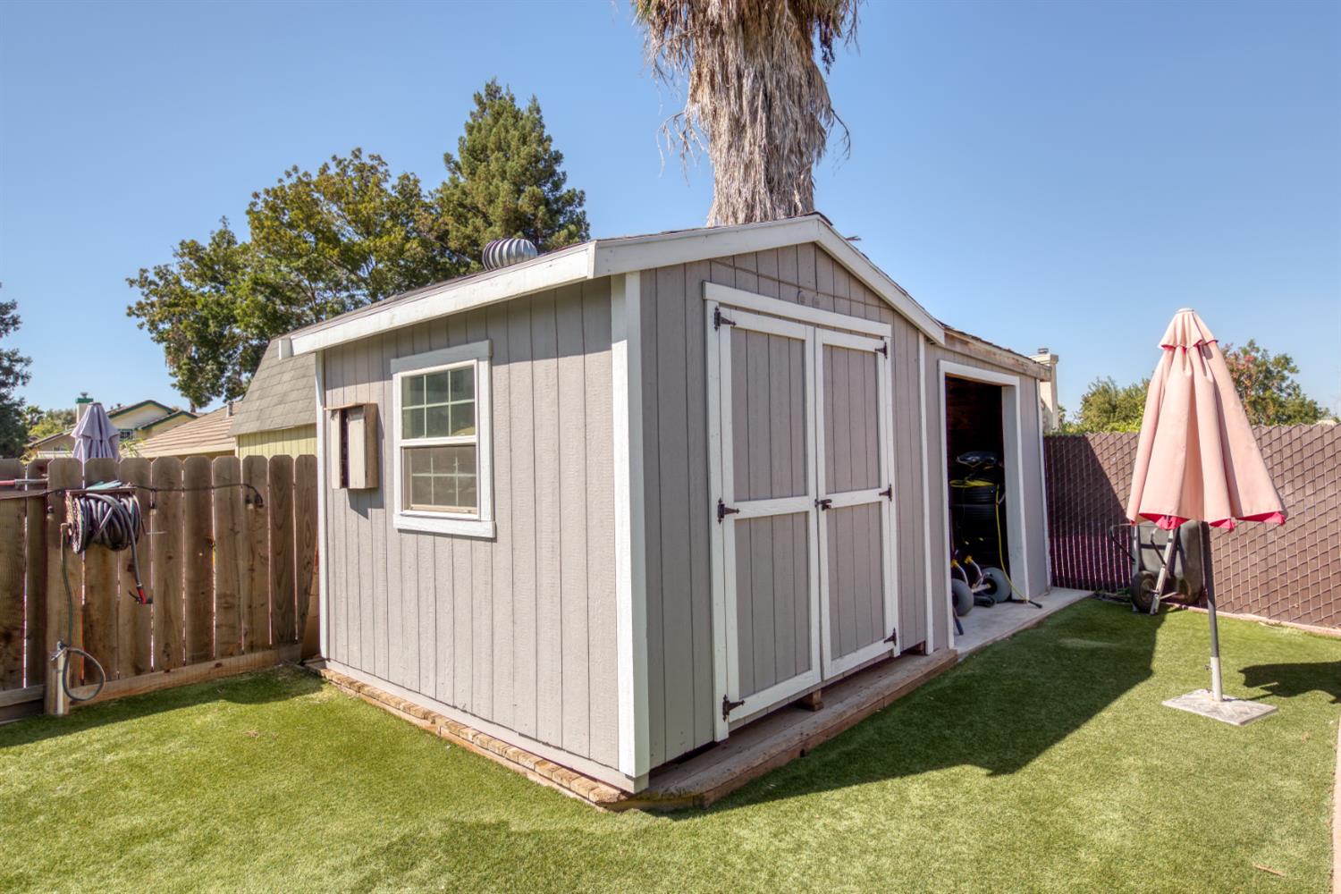 6025 Willow Creek Ct, Riverbank, CA 95367