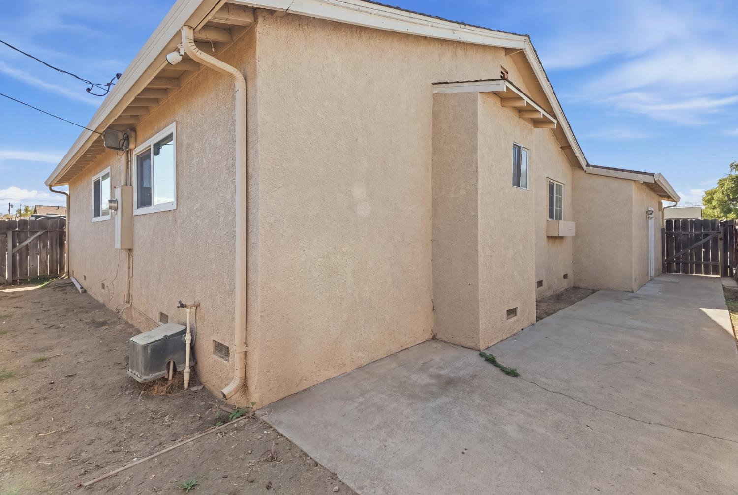 494 Ore St, Manteca, CA 95336