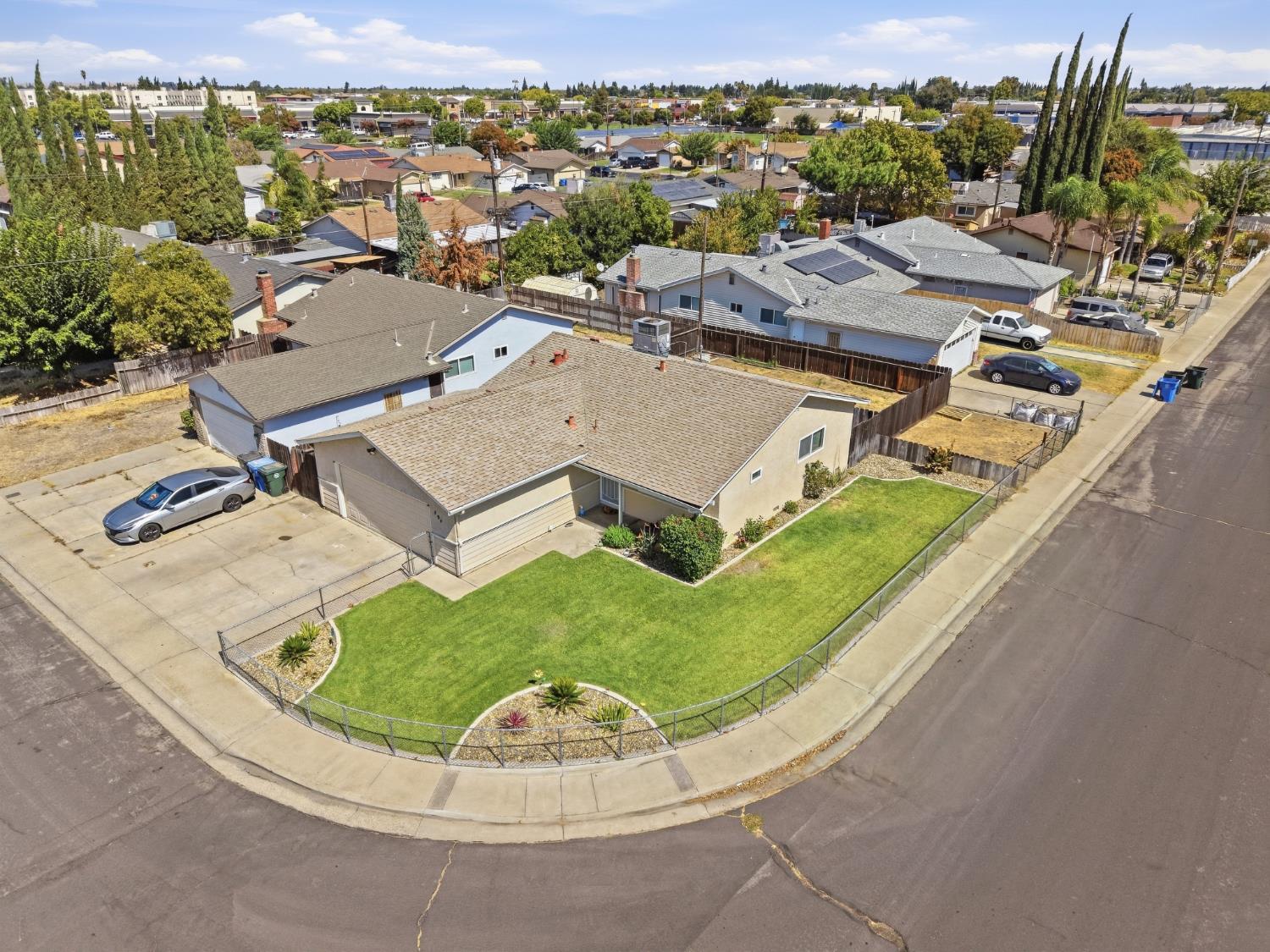 494 Ore St, Manteca, CA 95336