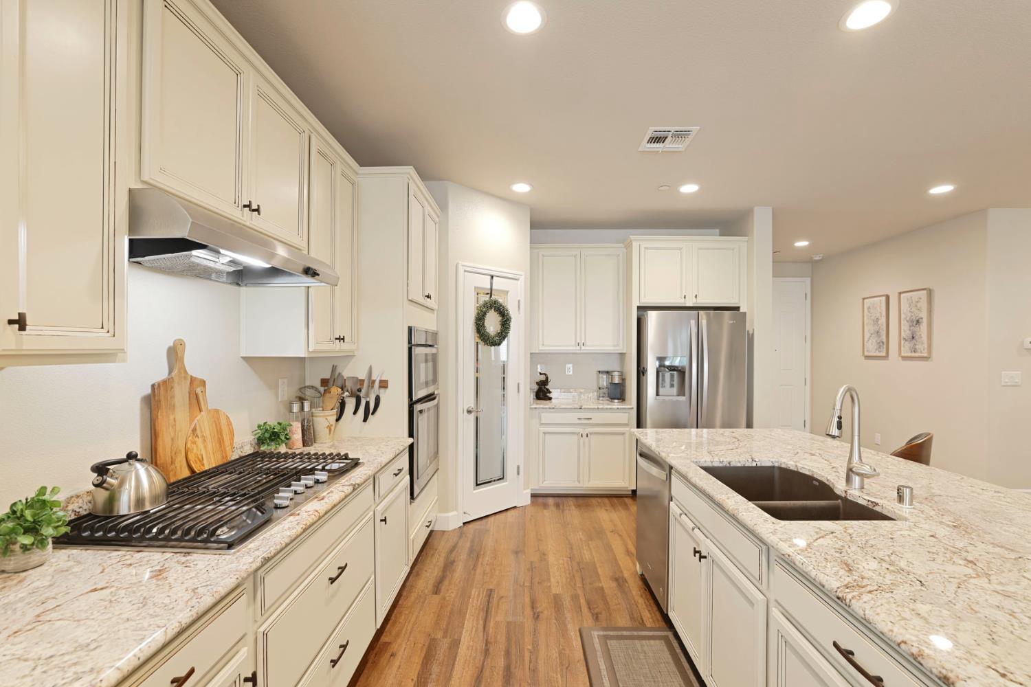 2651 Glen Echo Ln, Manteca, CA 95336