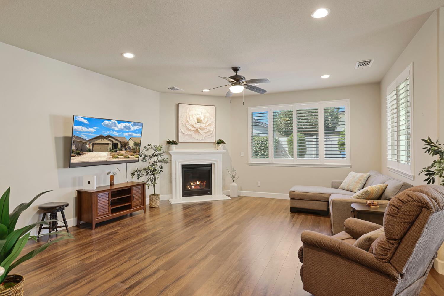 2651 Glen Echo Ln, Manteca, CA 95336