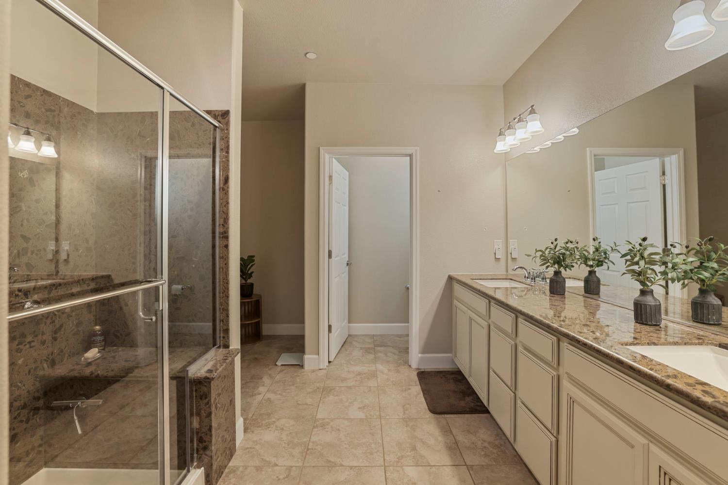 2651 Glen Echo Ln, Manteca, CA 95336