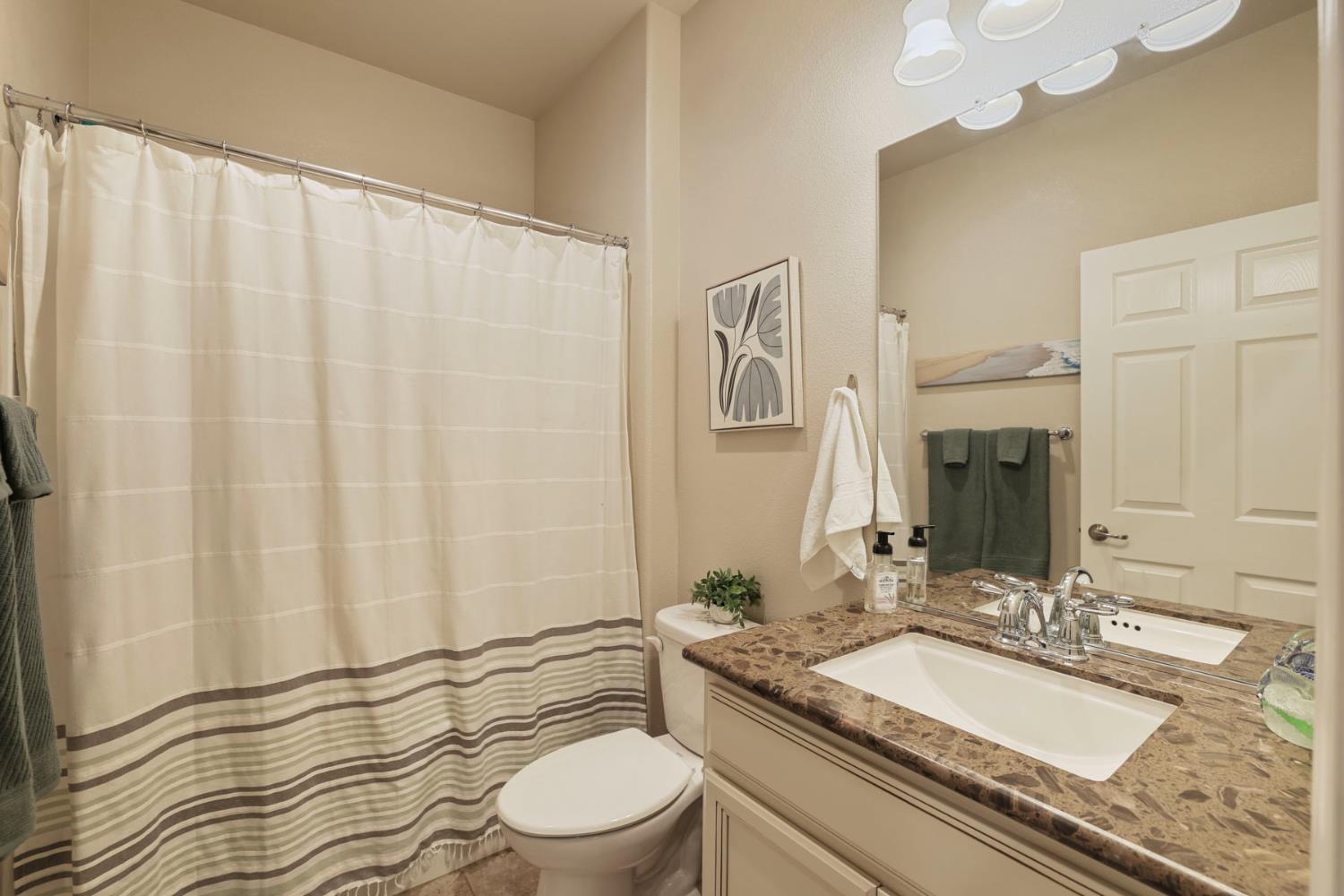 2651 Glen Echo Ln, Manteca, CA 95336