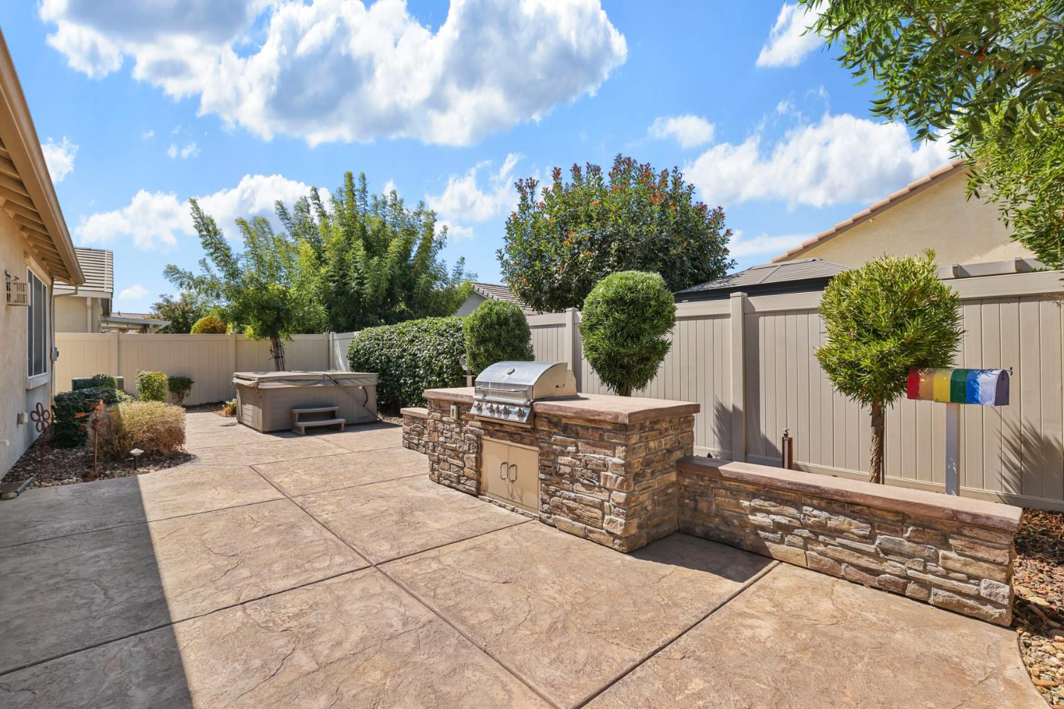 2651 Glen Echo Ln, Manteca, CA 95336