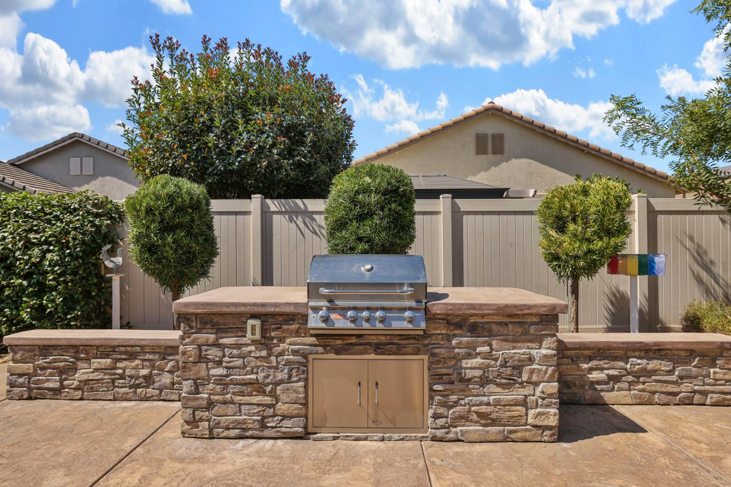 2651 Glen Echo Ln, Manteca, CA 95336