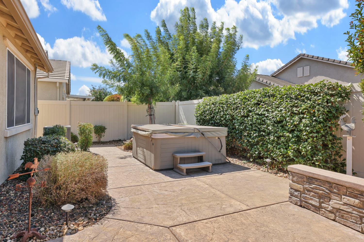 2651 Glen Echo Ln, Manteca, CA 95336