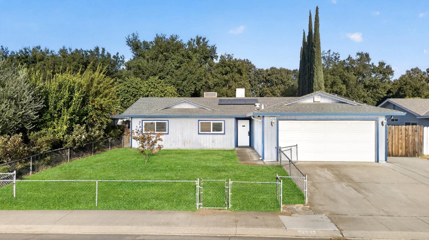 1936 Forest Ln, Manteca, CA 95336