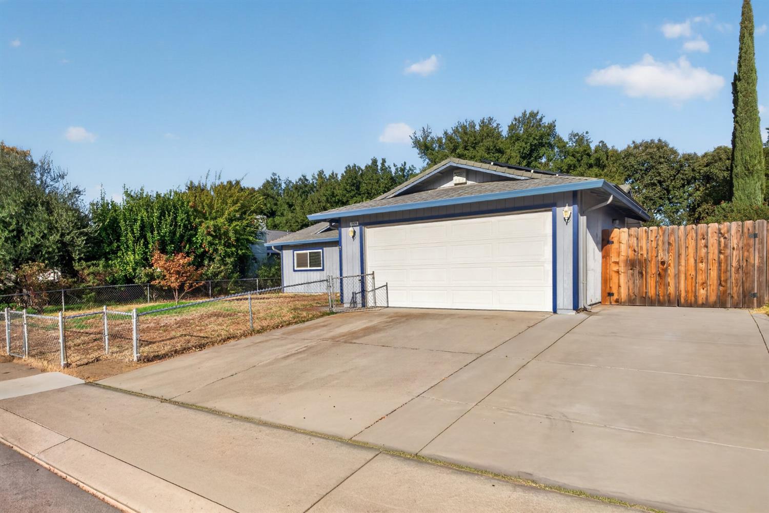 1936 Forest Ln, Manteca, CA 95336