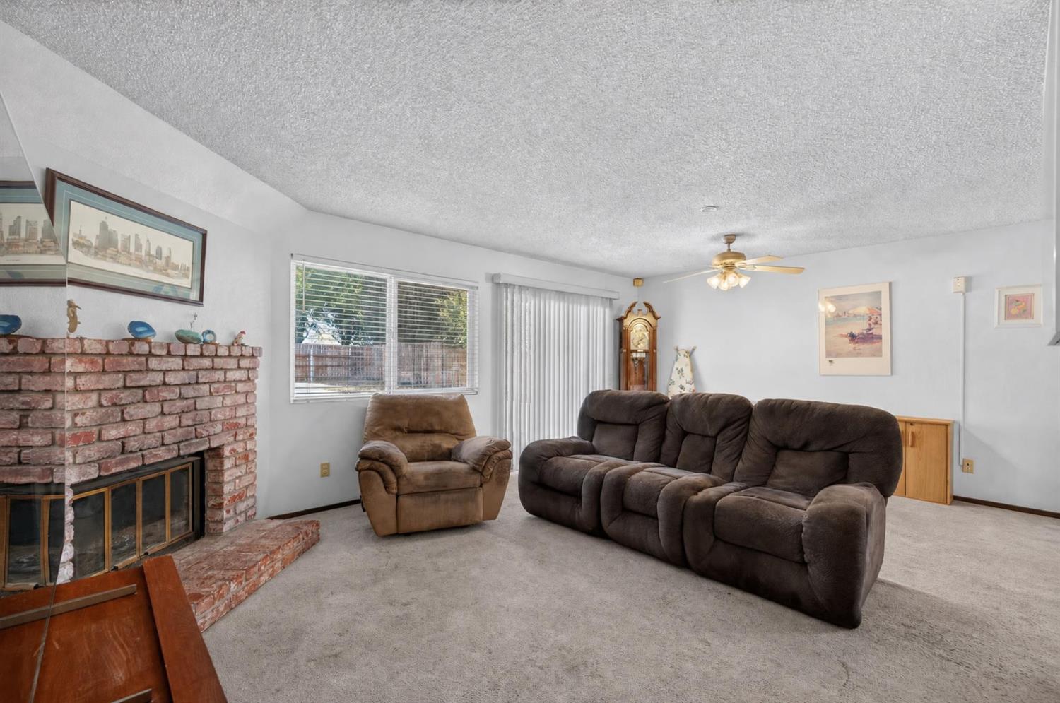 1936 Forest Ln, Manteca, CA 95336