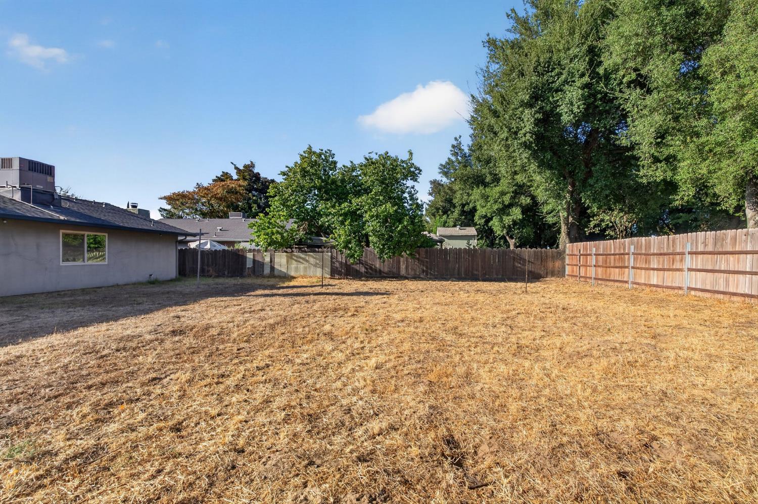 1936 Forest Ln, Manteca, CA 95336