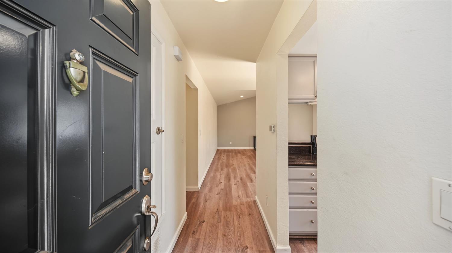 3933 Dale Rd #E, Modesto, CA 95356