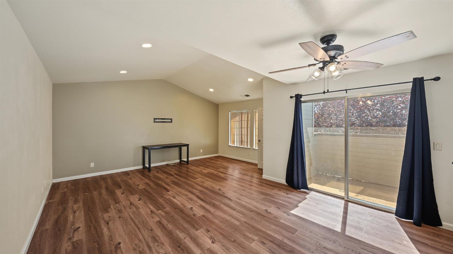 3933 Dale Rd #E, Modesto, CA 95356
