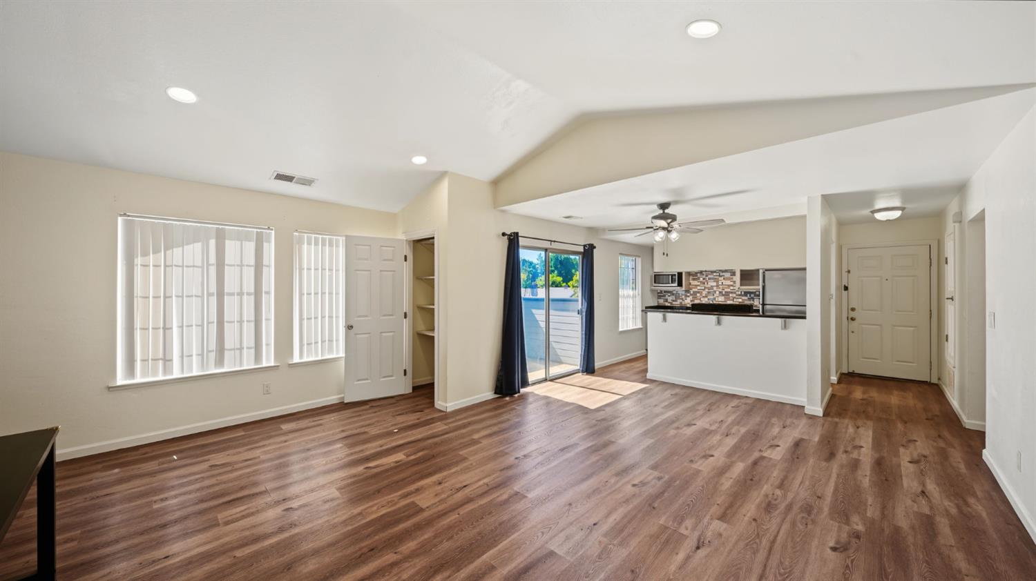 3933 Dale Rd #E, Modesto, CA 95356