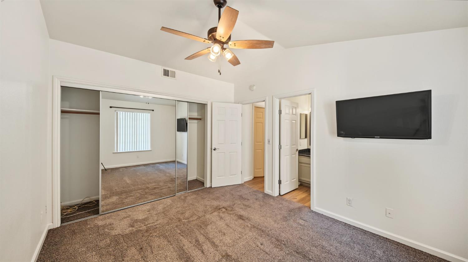 3933 Dale Rd #E, Modesto, CA 95356