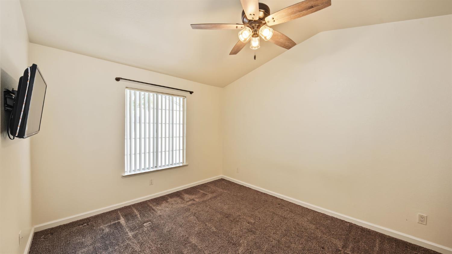 3933 Dale Rd #E, Modesto, CA 95356