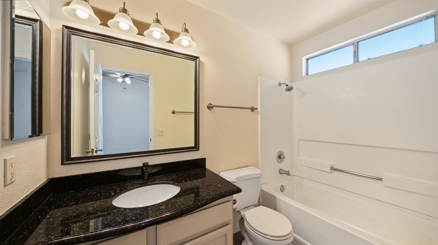 3933 Dale Rd #E, Modesto, CA 95356