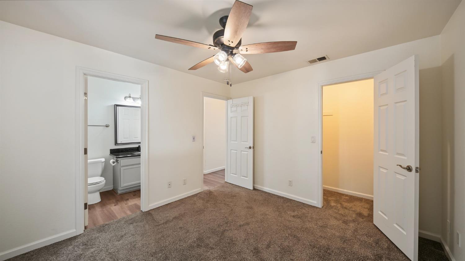 3933 Dale Rd #E, Modesto, CA 95356